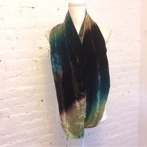 Kevin O’Brien green velvet ombré infinity scarf o/s